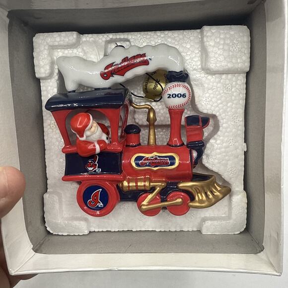 The Danbury Mint Cleveland Indians Holiday Expess Train ornament 2006 - Picture 8 of 8